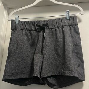 Lululemon On The Fly Short 3in Women’s Size 6 Dark Grey